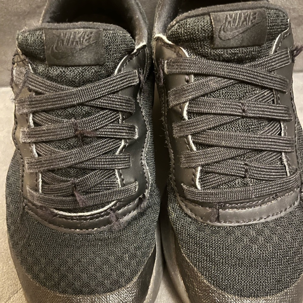 Nike little boys  Charcoal Black Sneakers